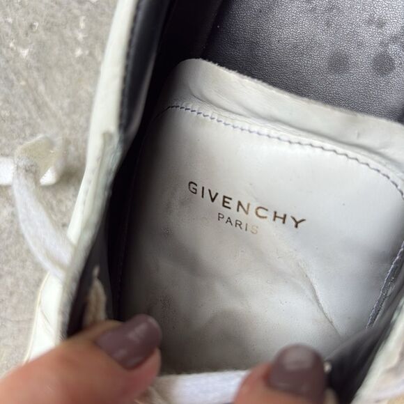 Givenchy low top leather sneakers - Picture 8 of 9